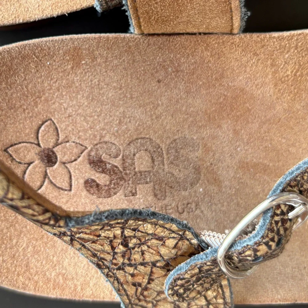 SAS Pampa Fantasia Metallic Toe Loop Sandals Strappy Two Buckles Size 9 - Picture 11 of 15